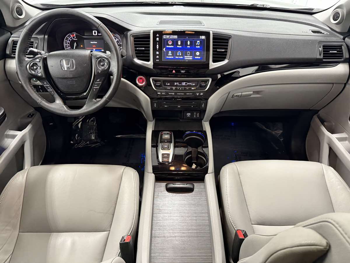 2017 Honda Pilot Touring photo 10