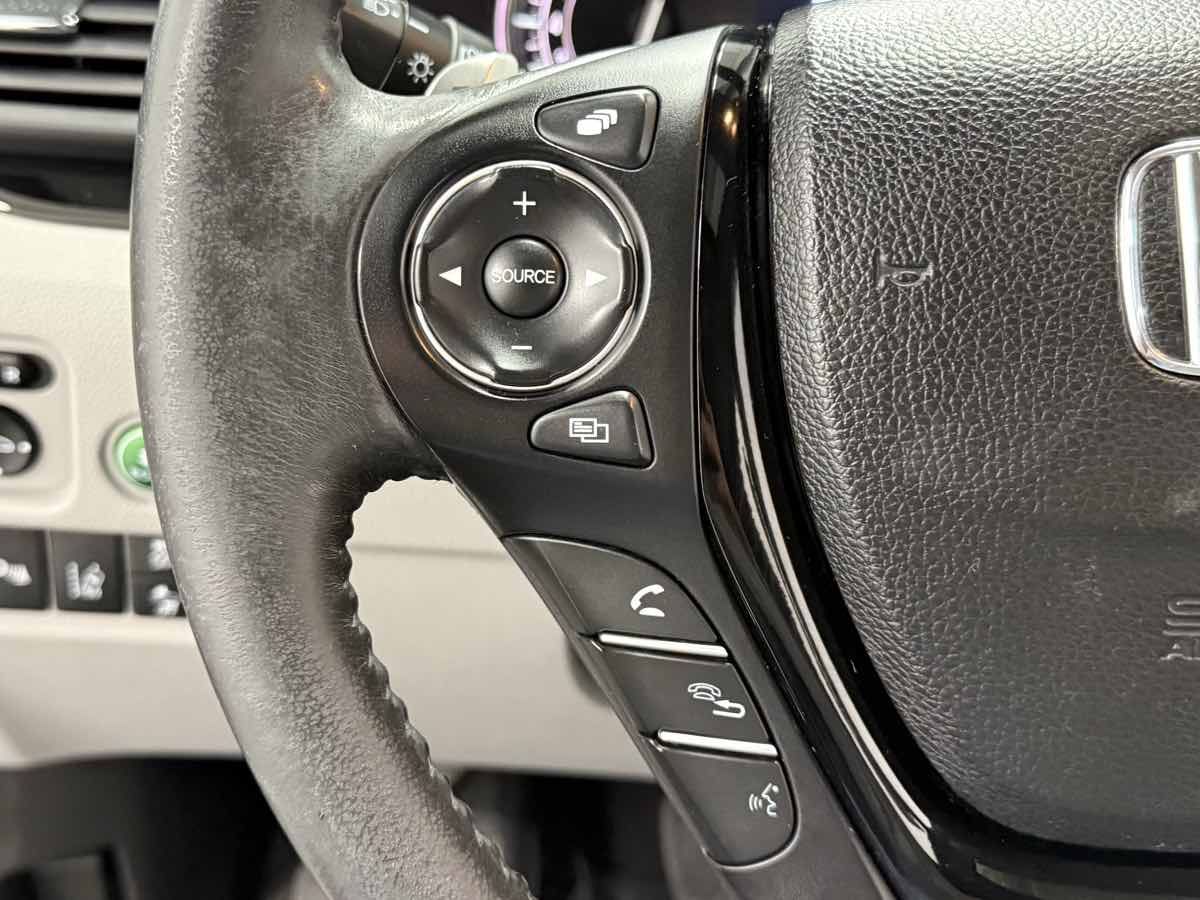 2017 Honda Pilot Touring photo 15