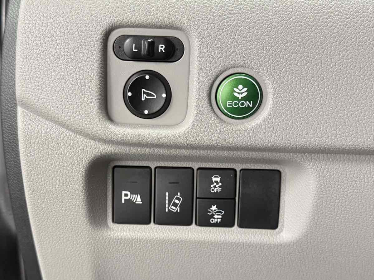 2017 Honda Pilot Touring photo 18