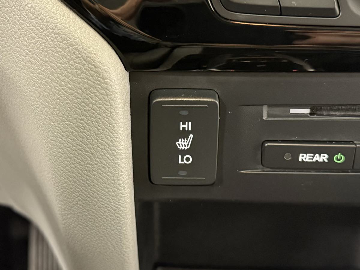 2017 Honda Pilot Touring photo 23
