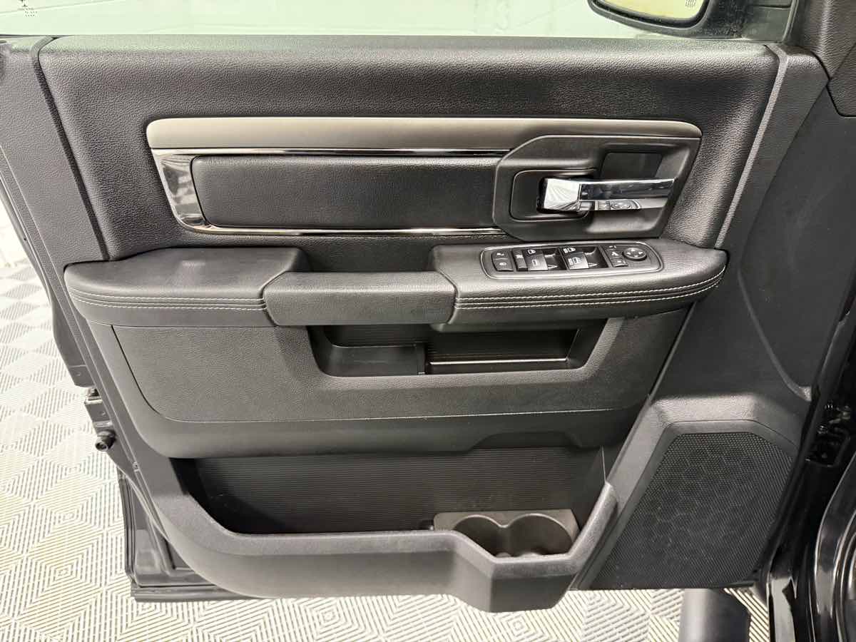 2017 Ram 1500 Sport photo 9