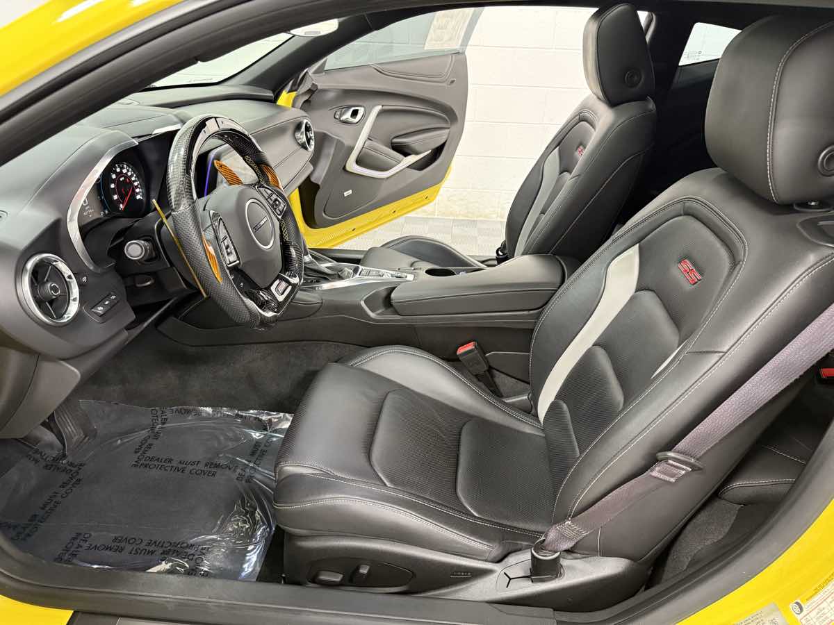 2016 Chevrolet Camaro 2SS photo 15