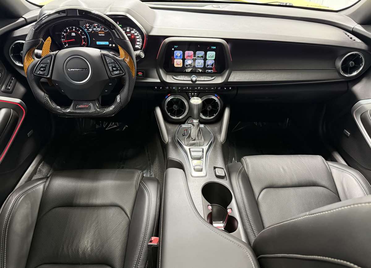 2016 Chevrolet Camaro 2SS photo 17