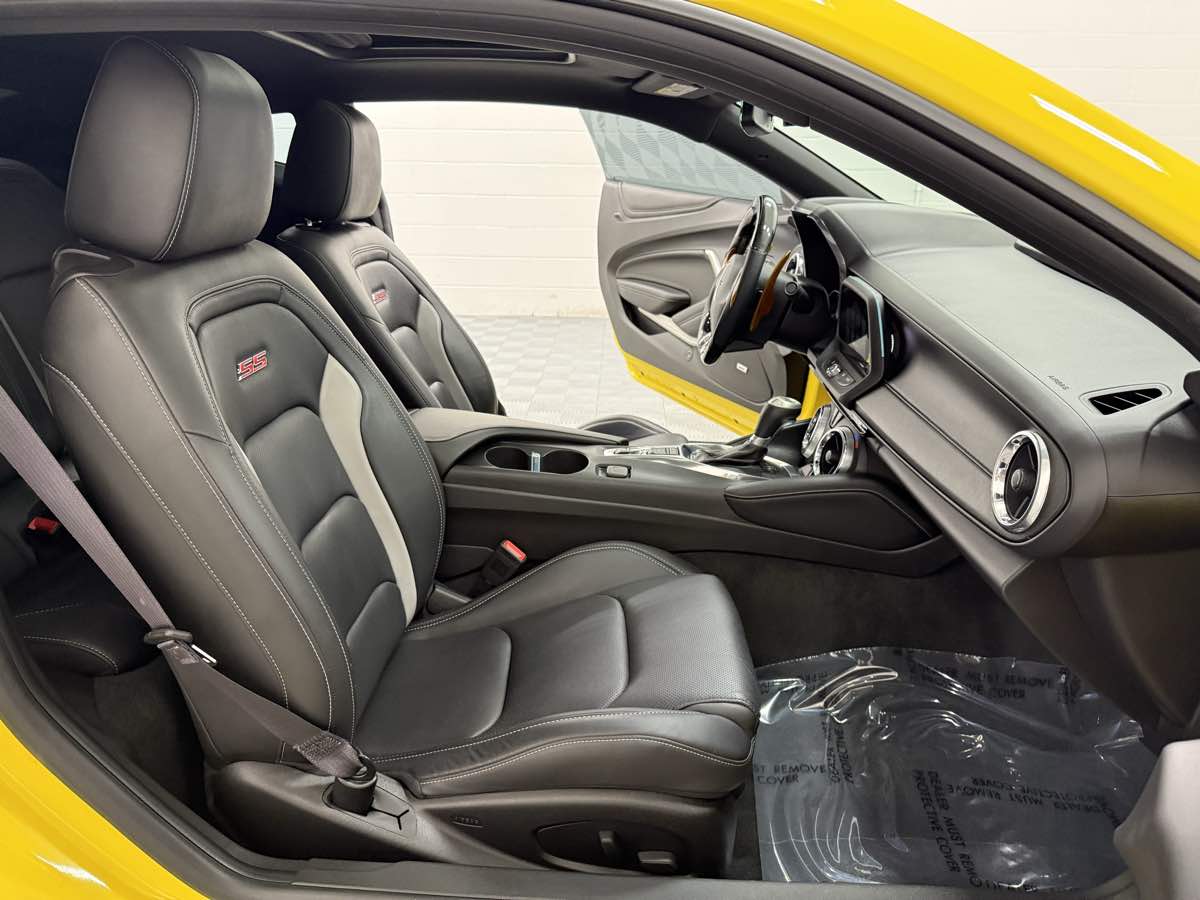 2016 Chevrolet Camaro 2SS photo 20