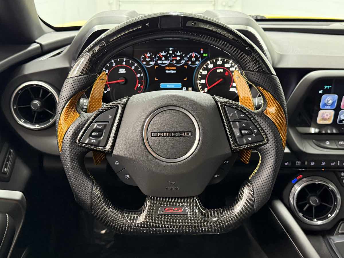 2016 Chevrolet Camaro 2SS photo 21