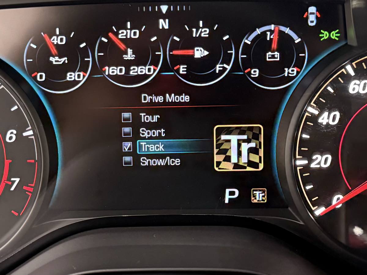 2016 Chevrolet Camaro 2SS photo 24