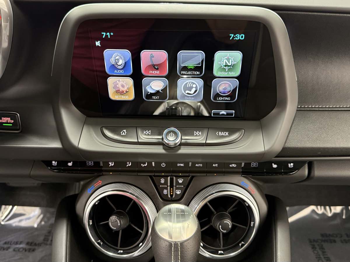 2016 Chevrolet Camaro 2SS photo 25
