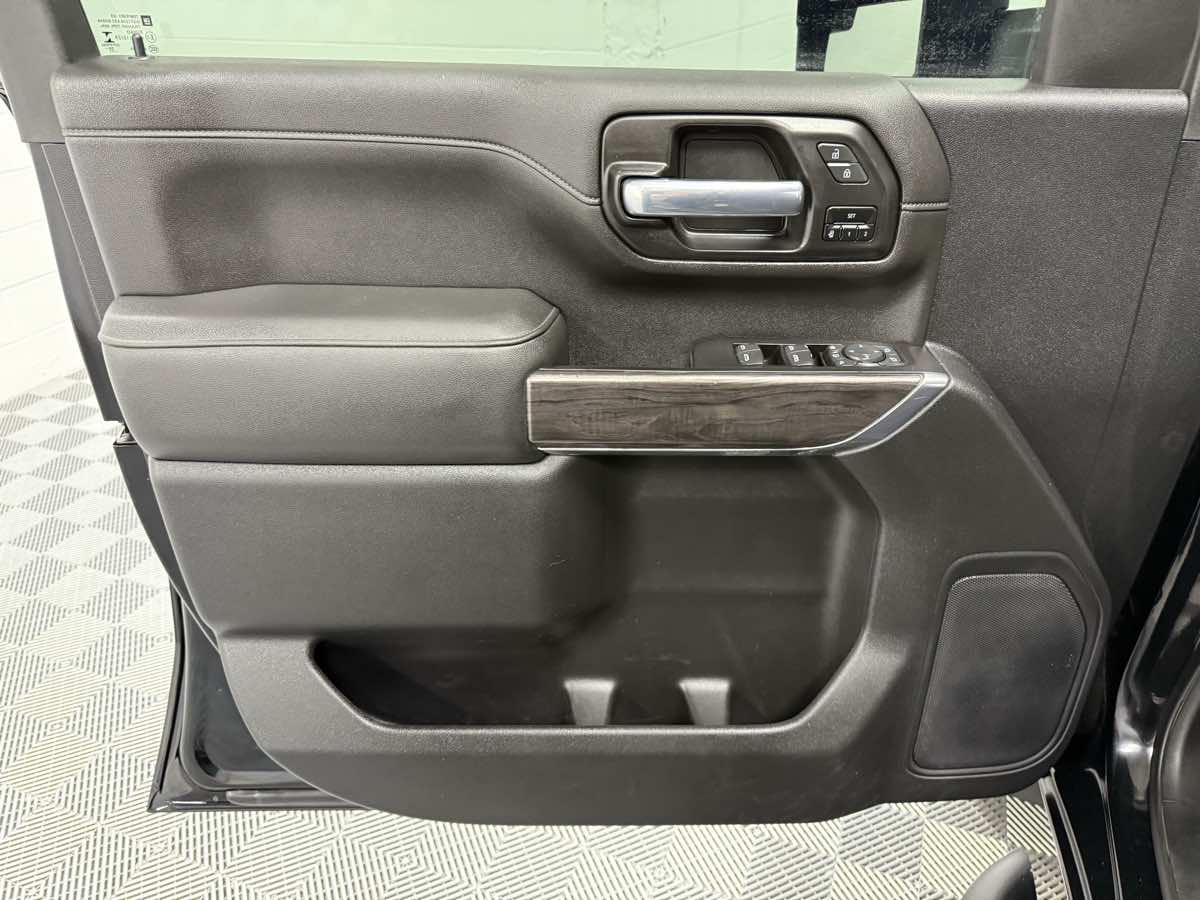 2021 Chevrolet Silverado 3500HD LTZ photo 9