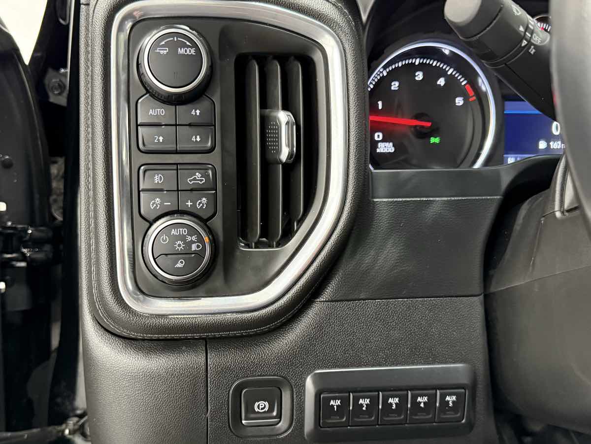 2021 Chevrolet Silverado 3500HD LTZ photo 18