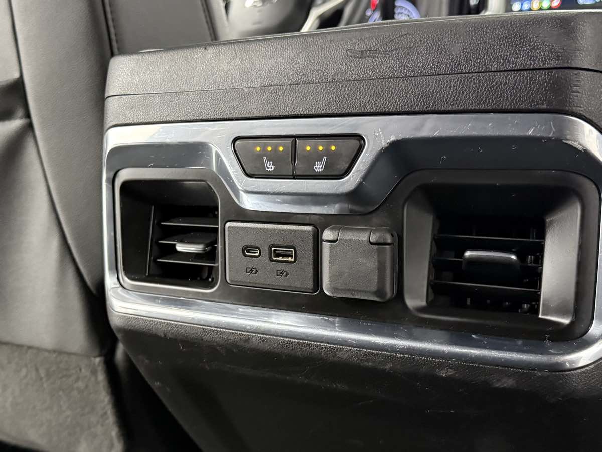 2021 Chevrolet Silverado 3500HD LTZ photo 26