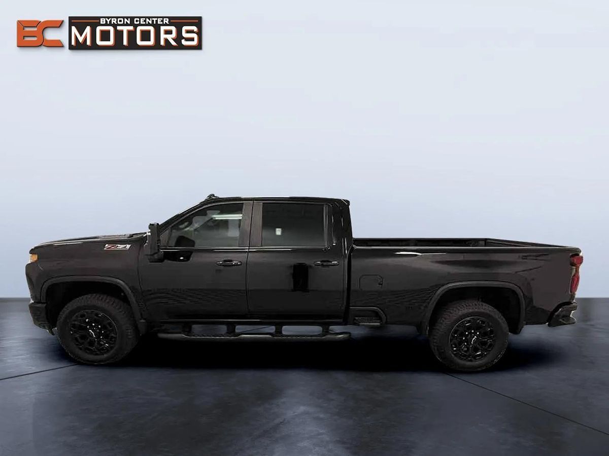 2021 Chevrolet Silverado 3500HD LTZ photo 3