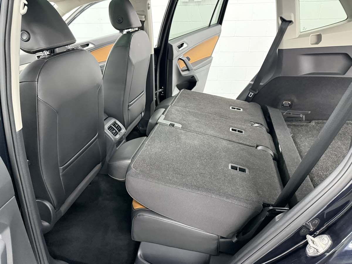 2019 Volkswagen Tiguan SEL R-Line photo 10