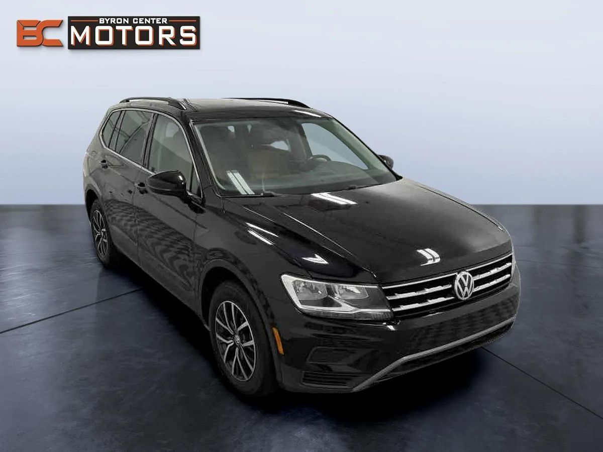 2019 Volkswagen Tiguan SEL R-Line photo 5