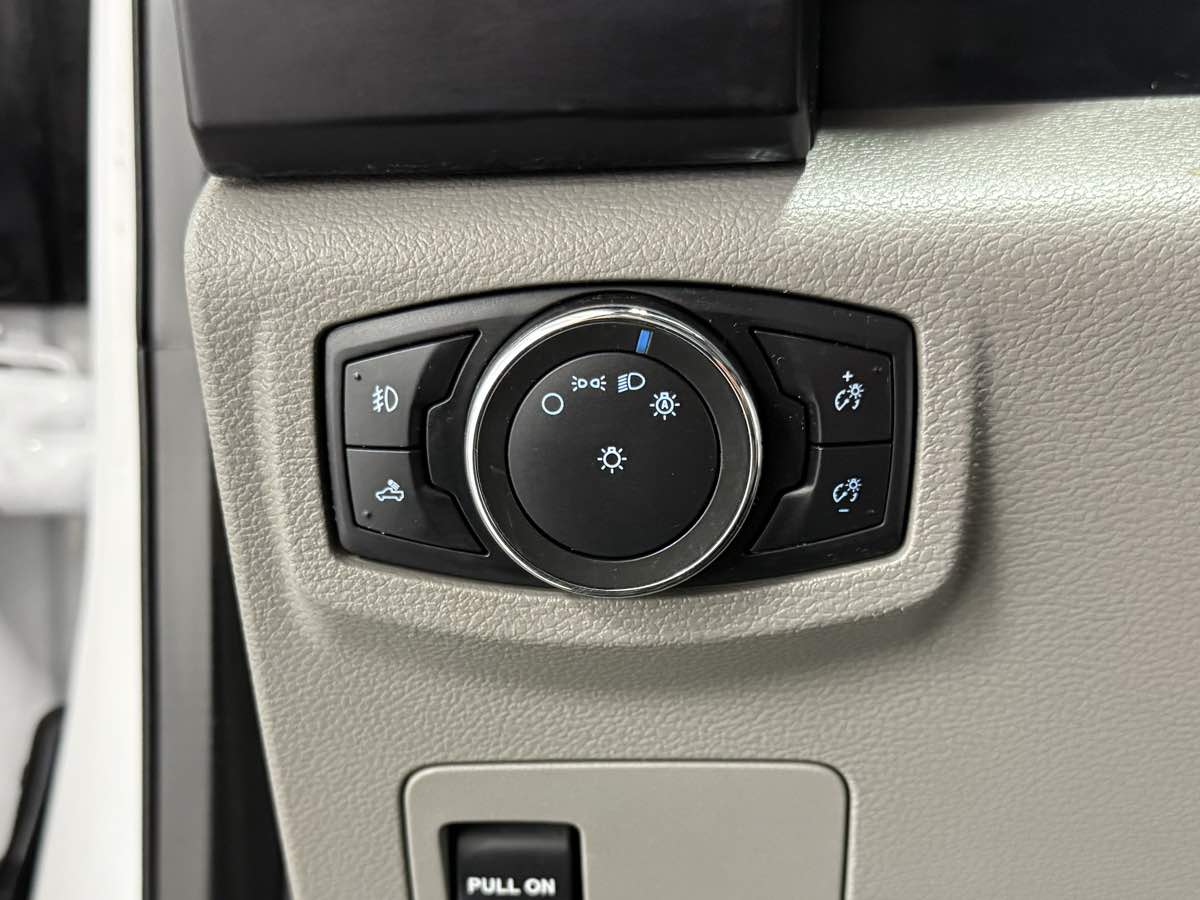 2017 Ford F-150 XL photo 16