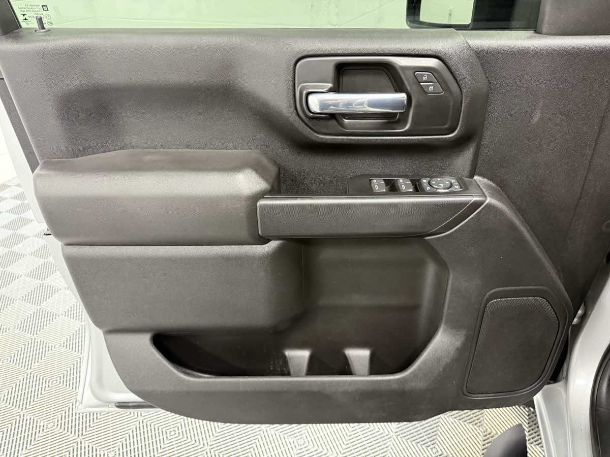 2022 Chevrolet Silverado 2500HD Custom photo 8