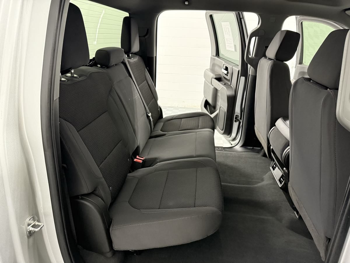 2022 Chevrolet Silverado 2500HD Custom photo 11