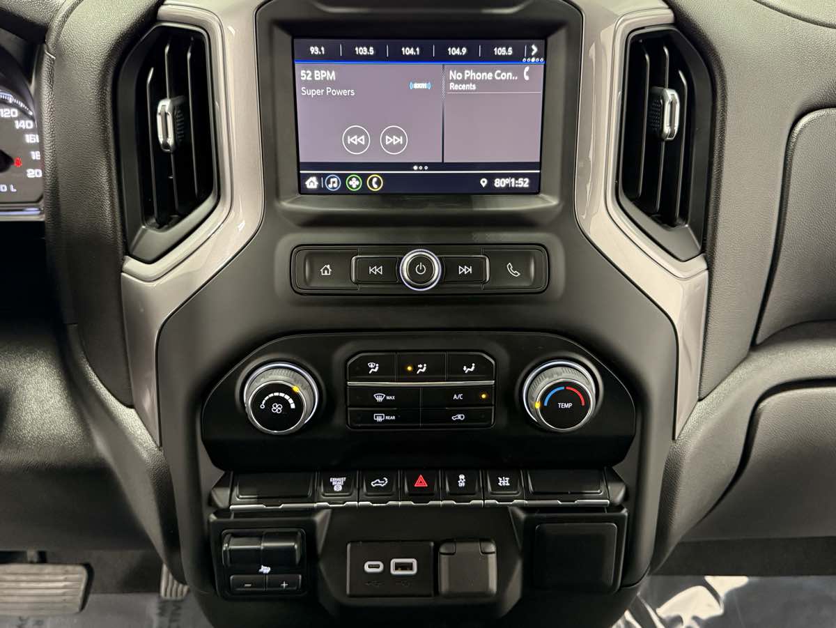 2022 Chevrolet Silverado 2500HD Custom photo 17