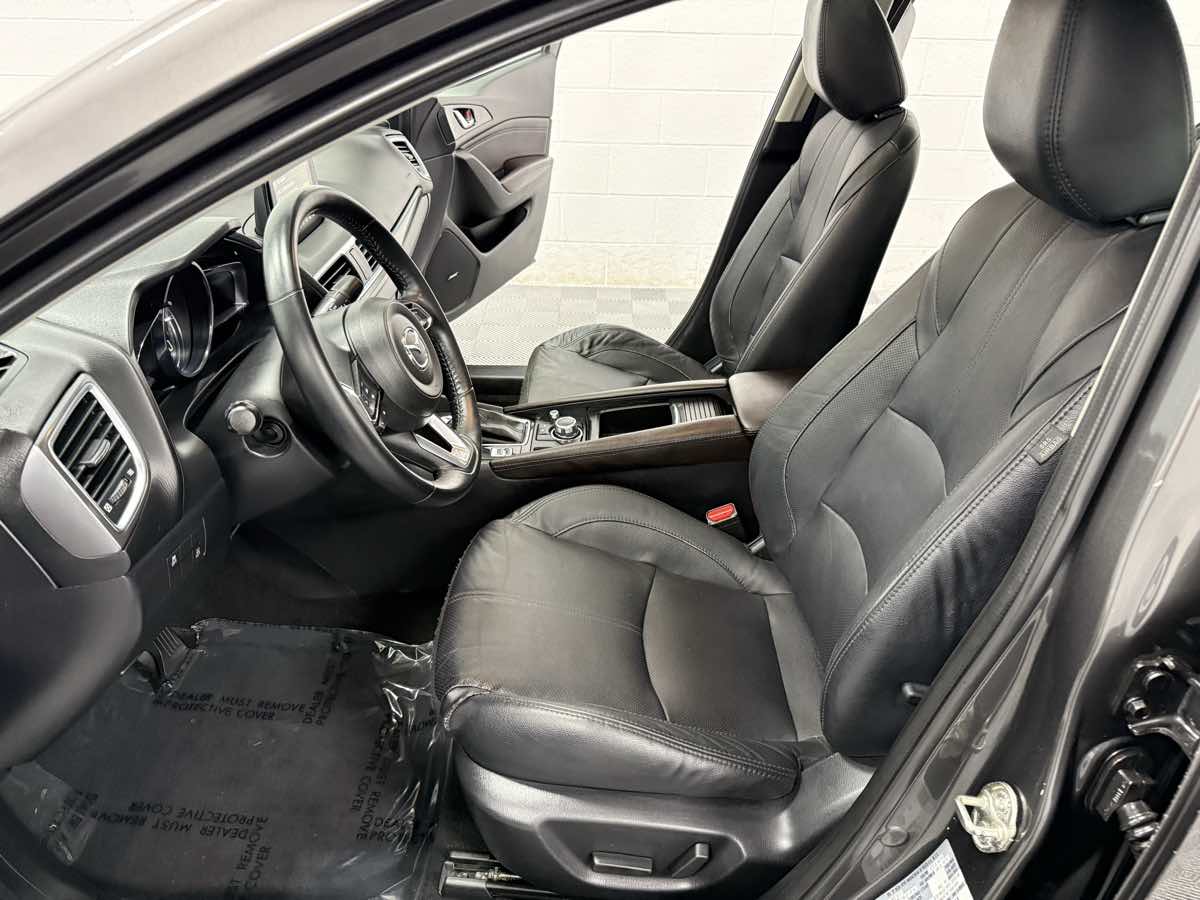 2018 Mazda Mazda3 Grand Touring photo 11