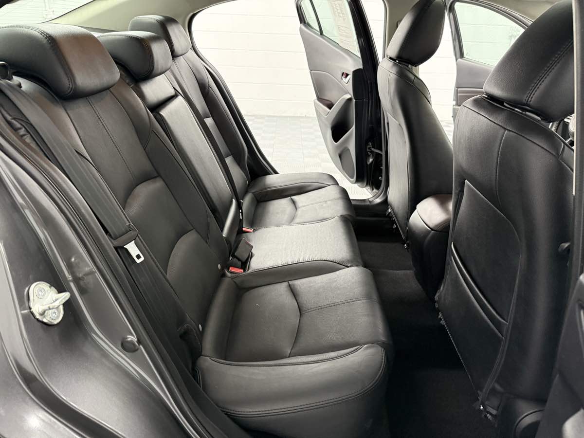 2018 Mazda Mazda3 Grand Touring photo 13