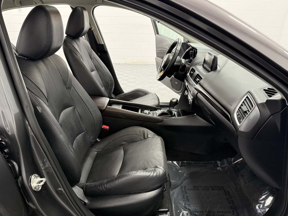 2018 Mazda Mazda3 Grand Touring photo 15