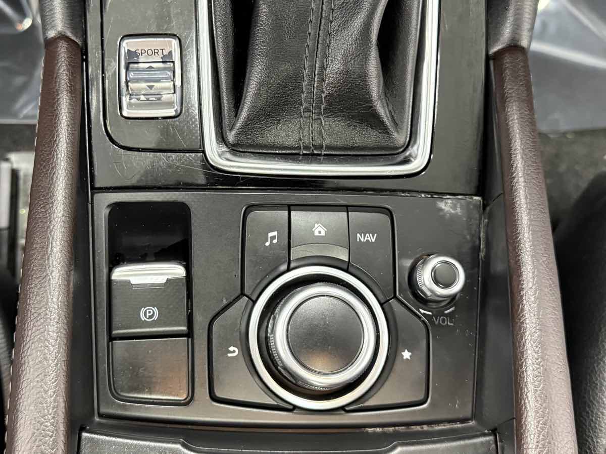 2018 Mazda Mazda3 Grand Touring photo 22