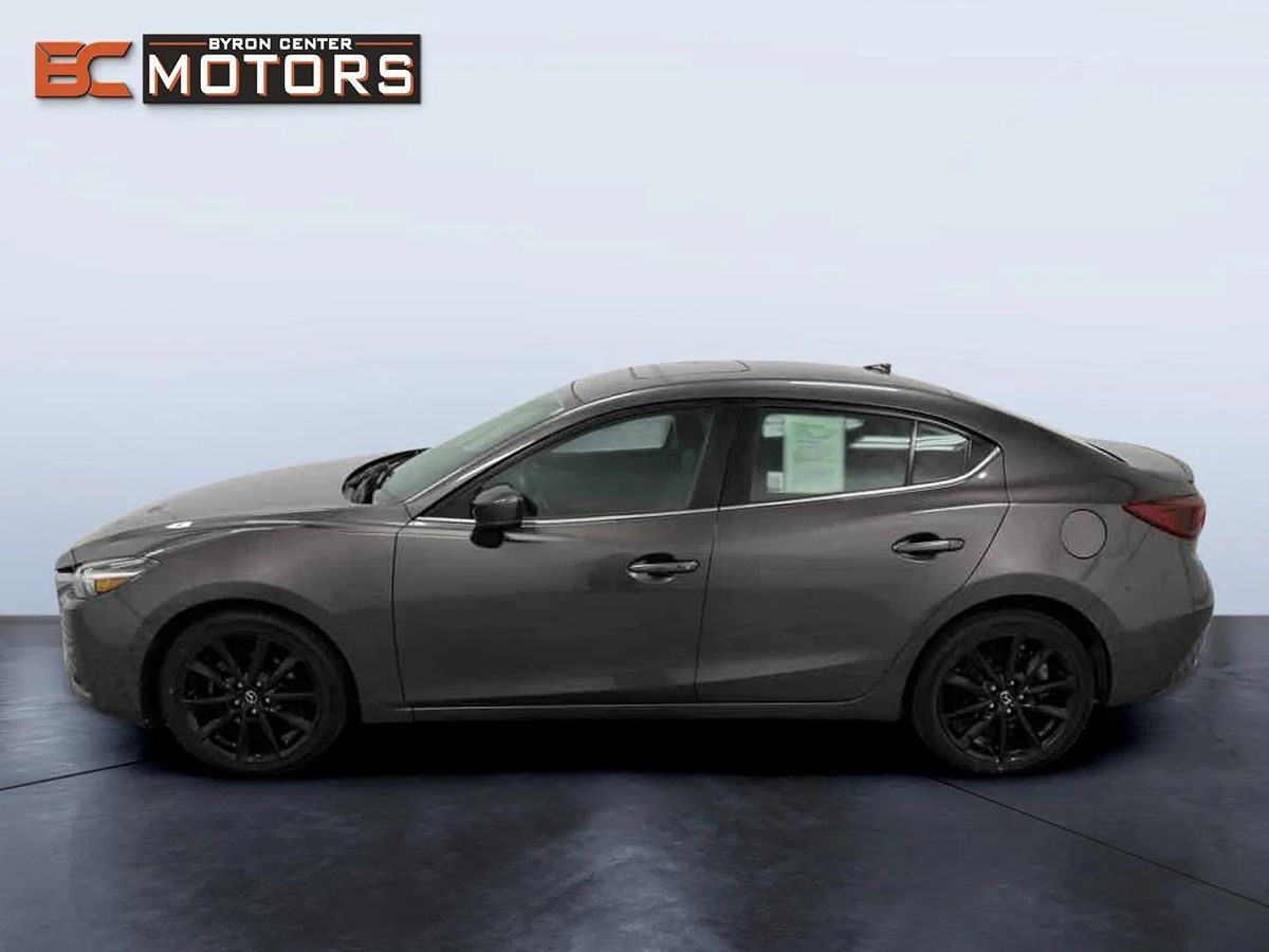 2018 Mazda Mazda3 Grand Touring photo 3