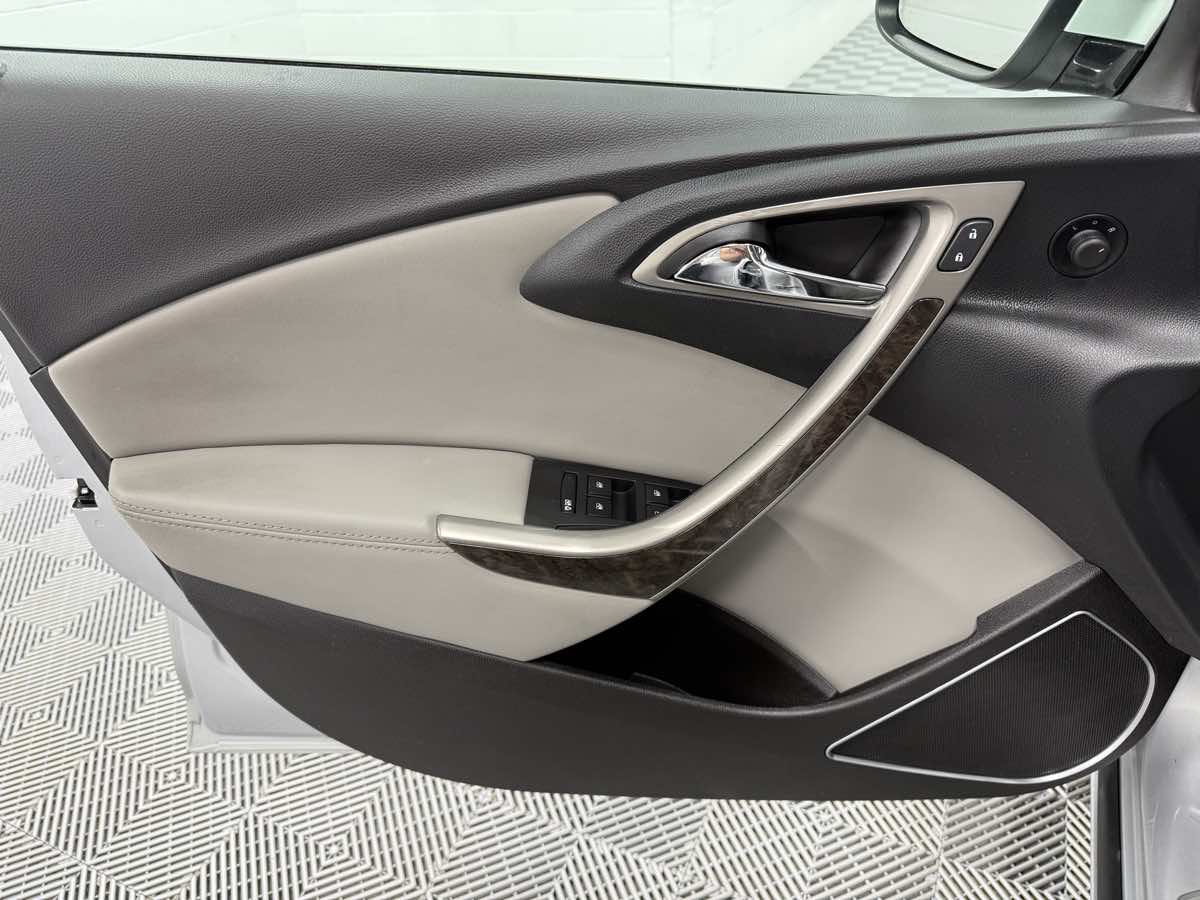 2014 Buick Verano Convenience photo 9