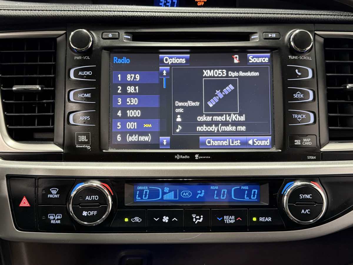 2015 Toyota Highlander Limited photo 21