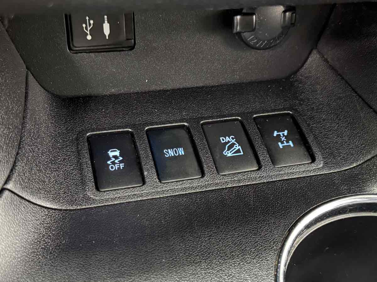 2015 Toyota Highlander Limited photo 25