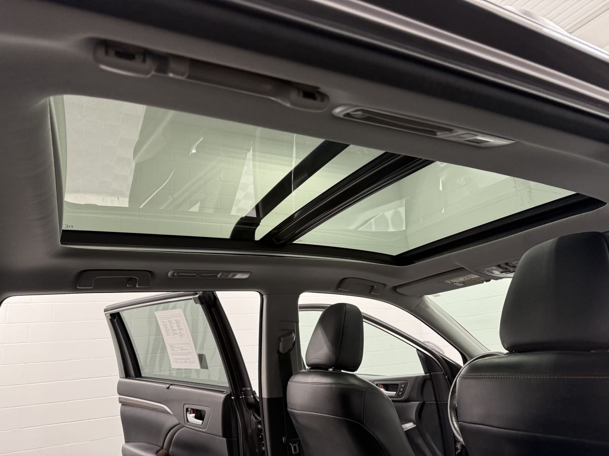 2015 Toyota Highlander Limited photo 27