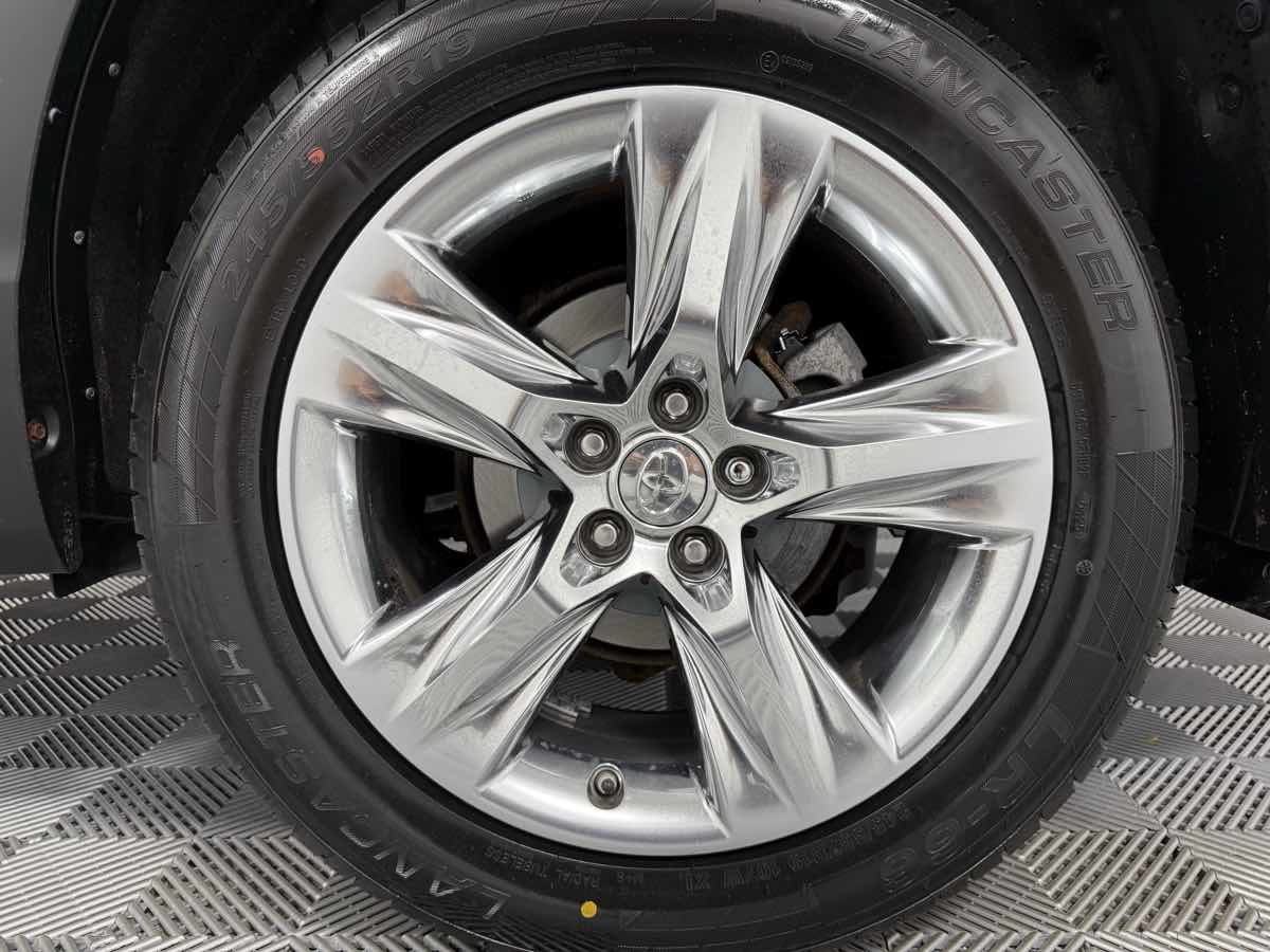 2015 Toyota Highlander Limited photo 32