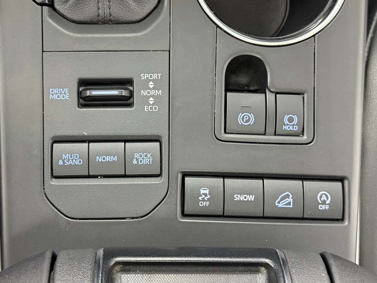 2021 Toyota Highlander XLE photo 22