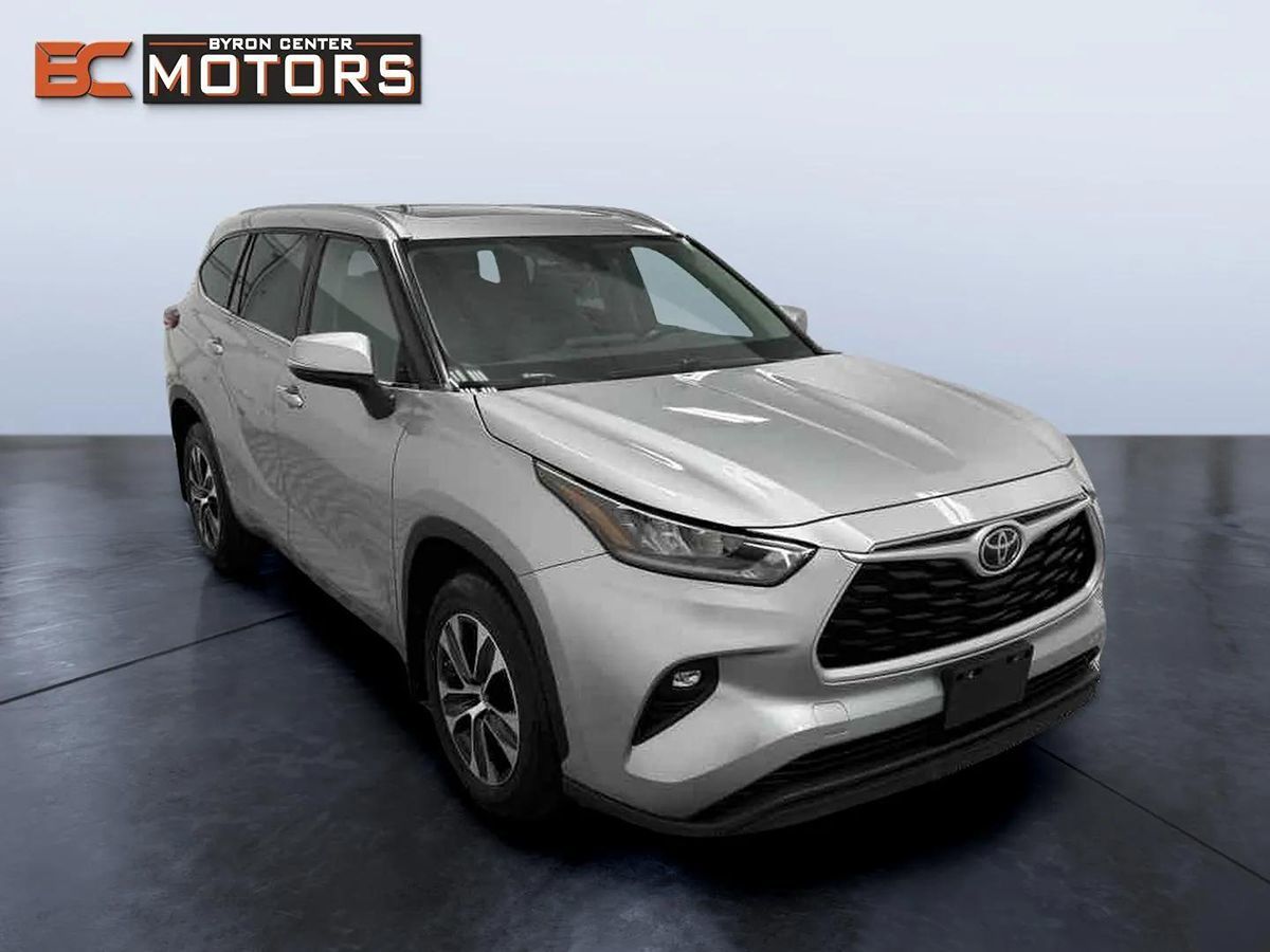 2021 Toyota Highlander XLE photo 6
