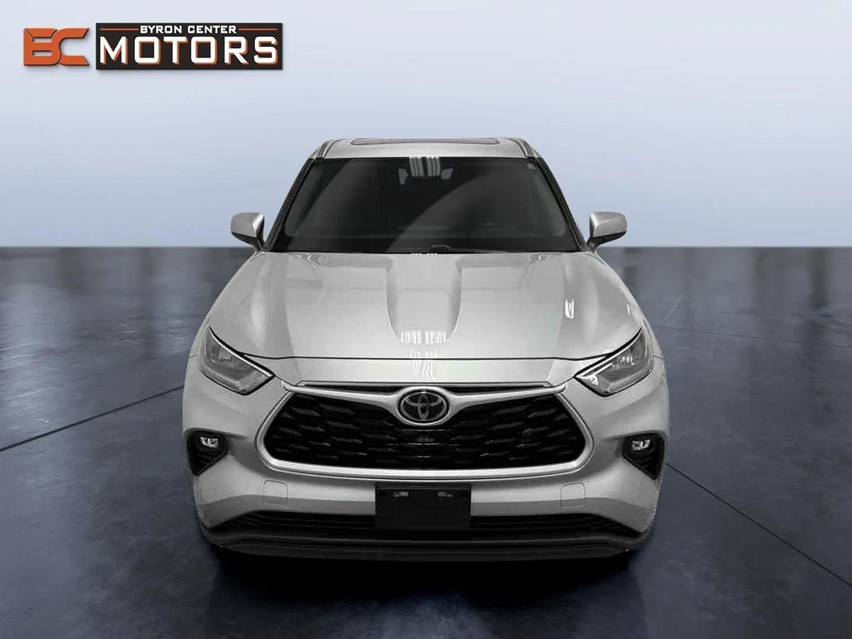 2021 Toyota Highlander XLE photo 7