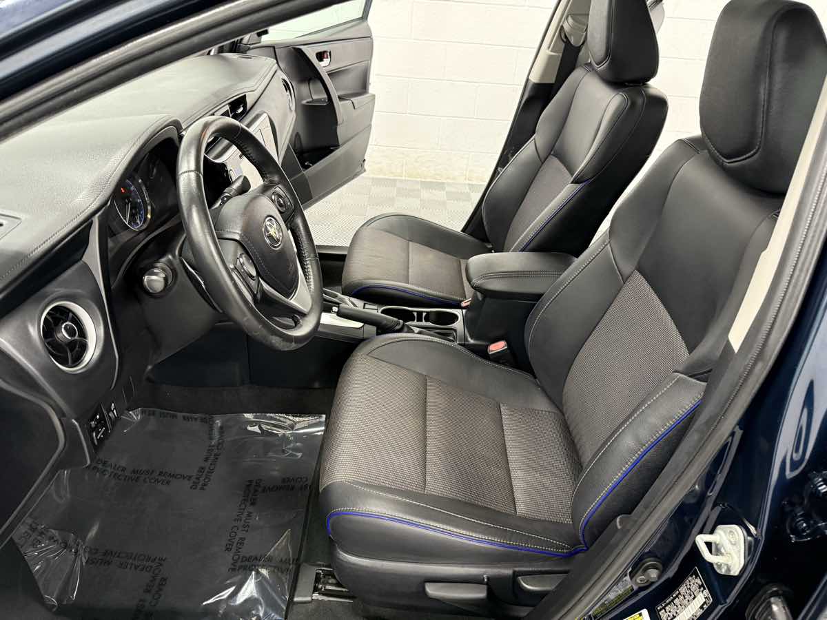 2018 Toyota Corolla SE photo 10