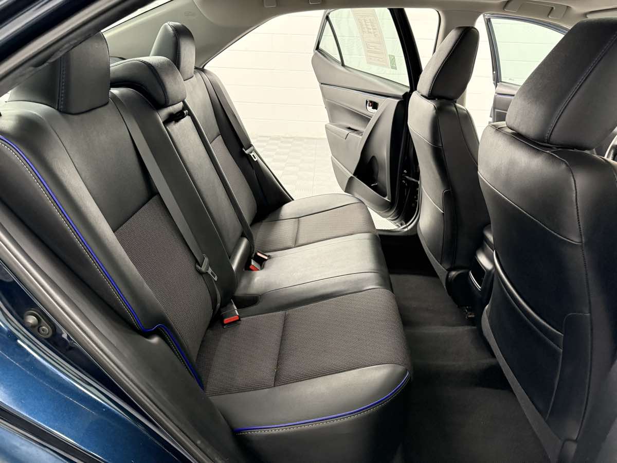 2018 Toyota Corolla SE photo 12