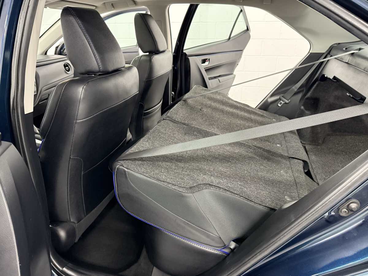 2018 Toyota Corolla SE photo 13