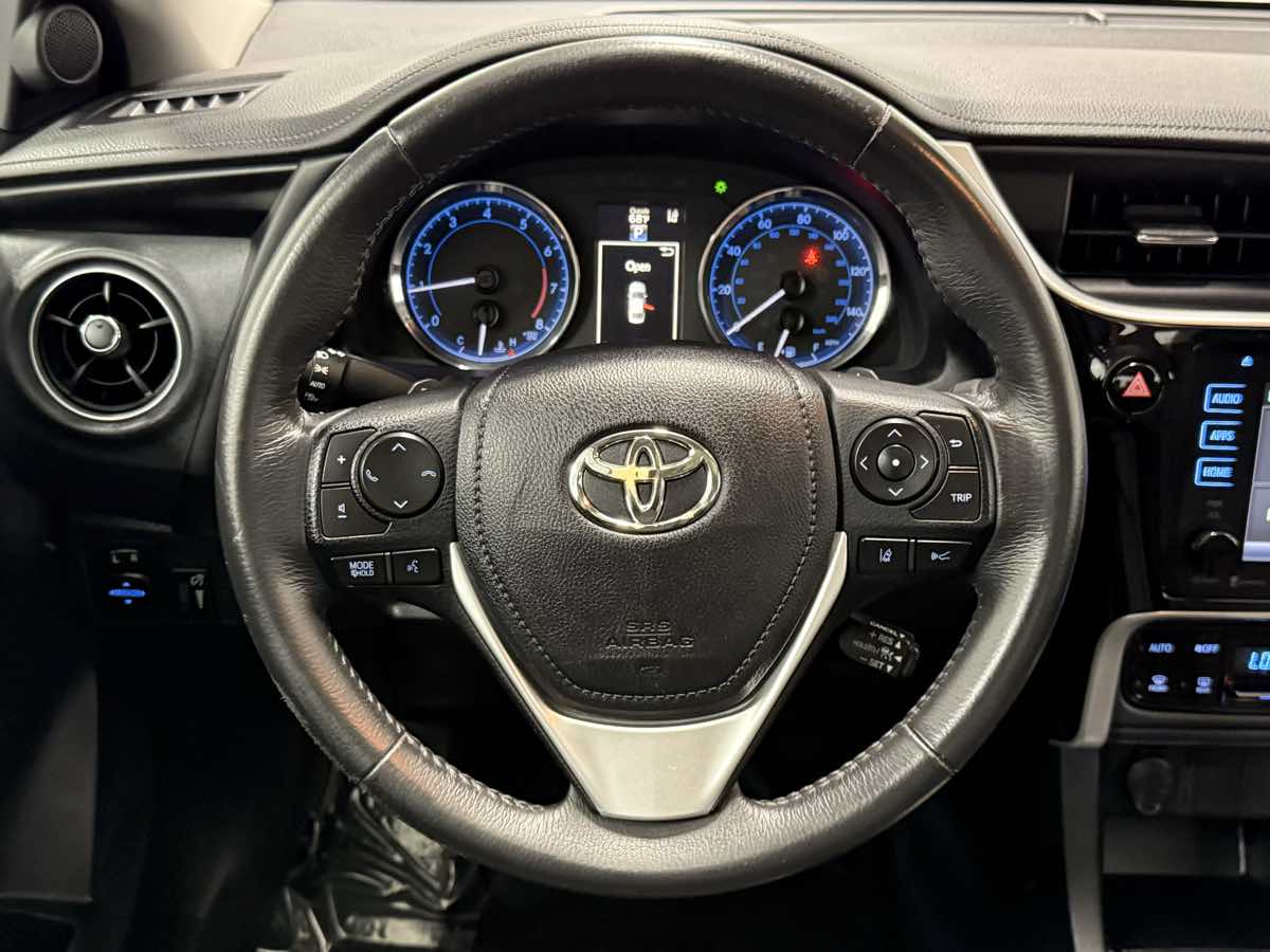 2018 Toyota Corolla SE photo 15