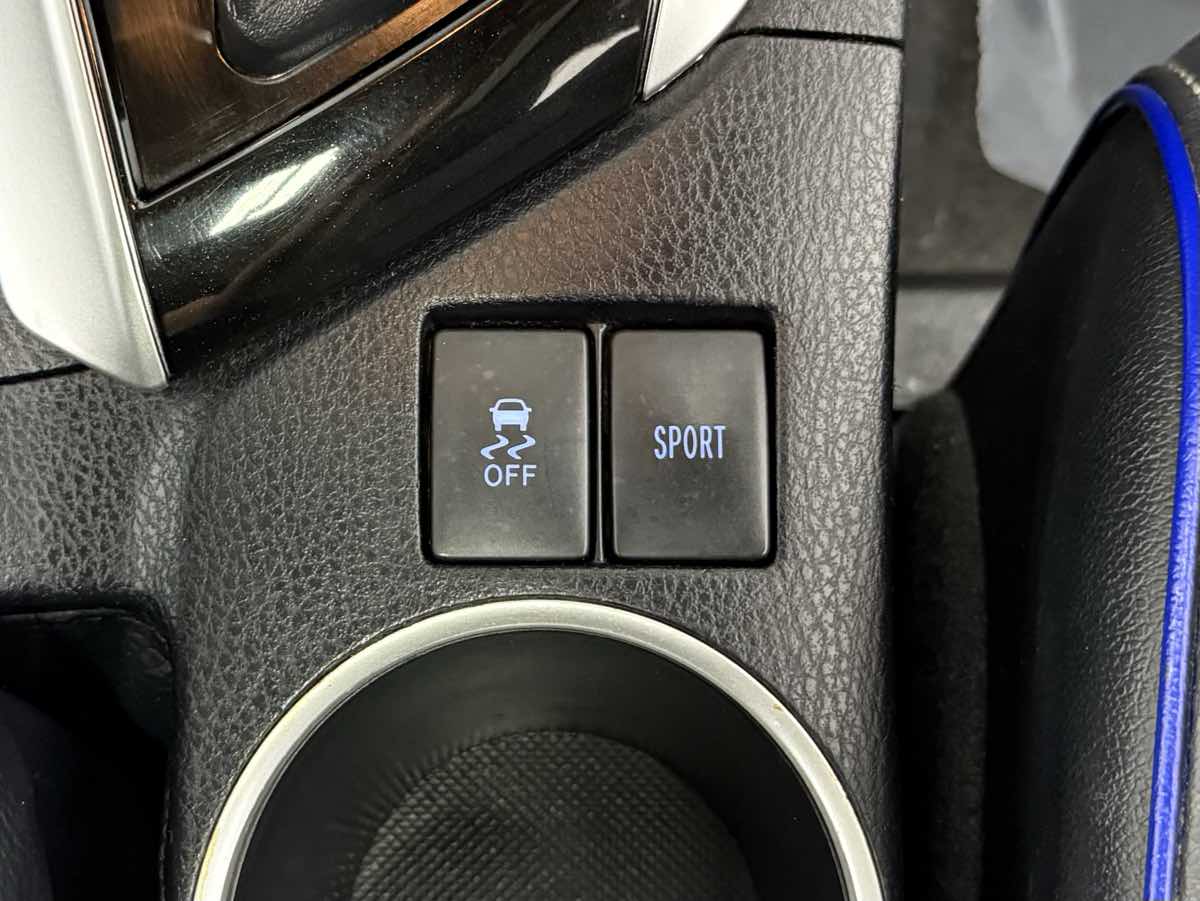 2018 Toyota Corolla SE photo 20