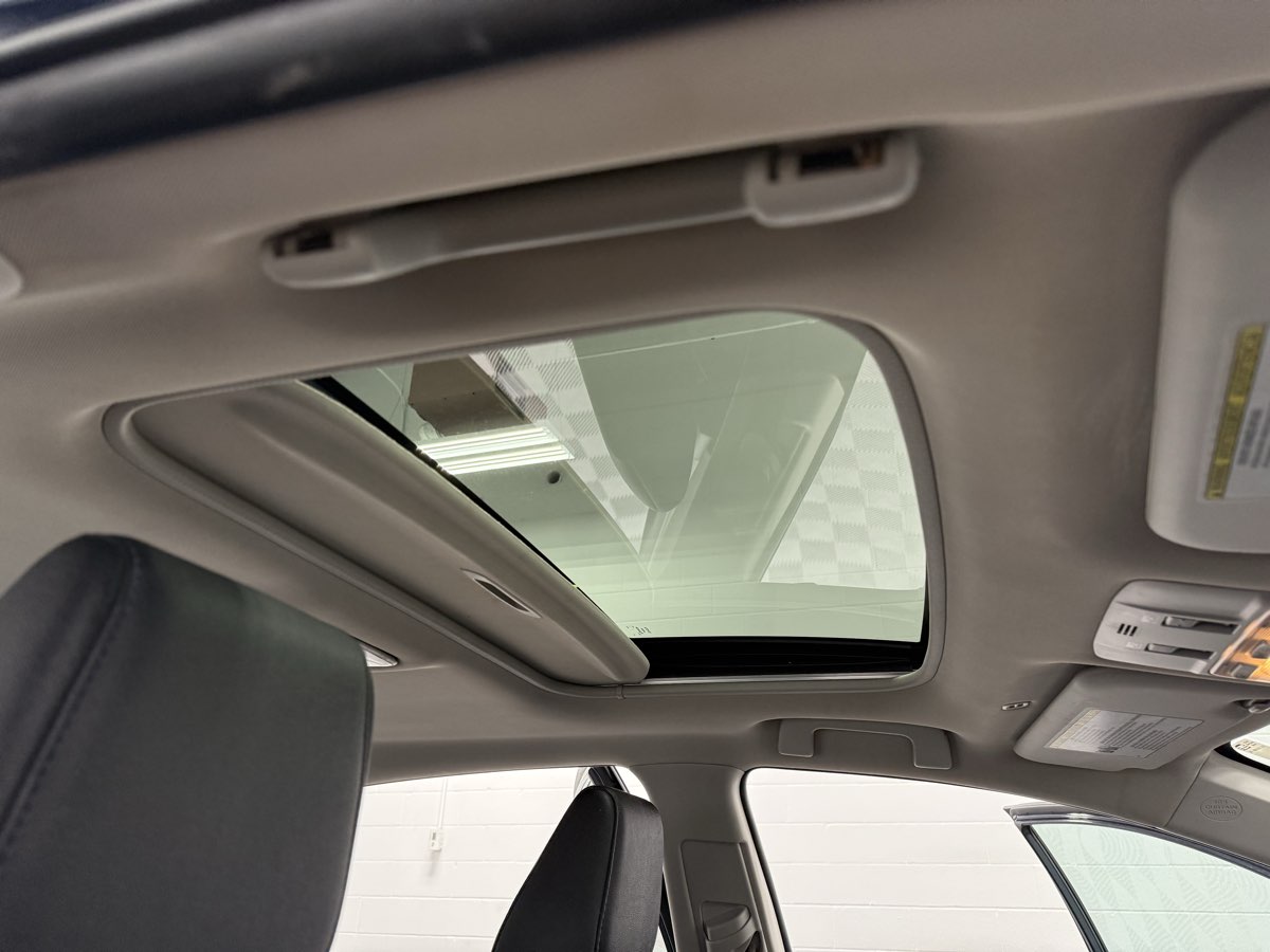 2018 Toyota Corolla SE photo 21