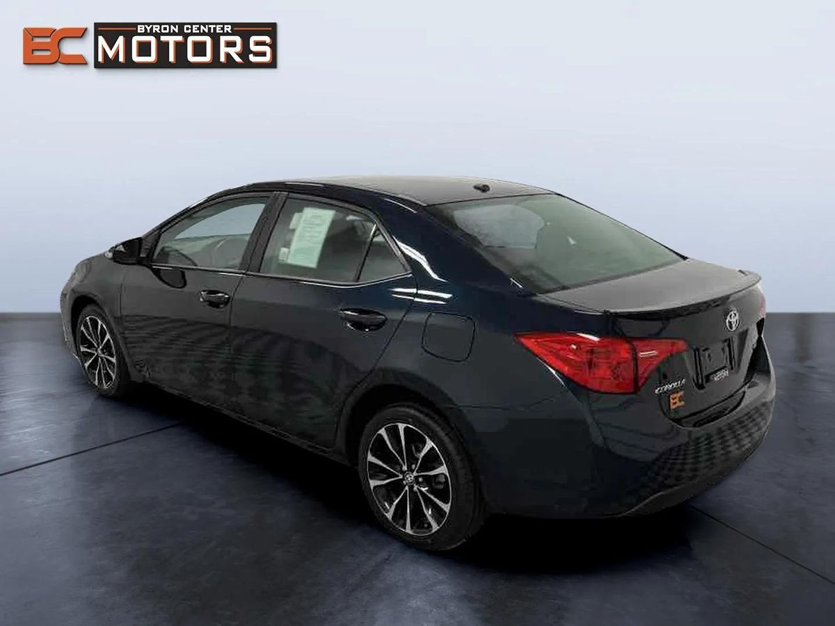 2018 Toyota Corolla SE photo 4