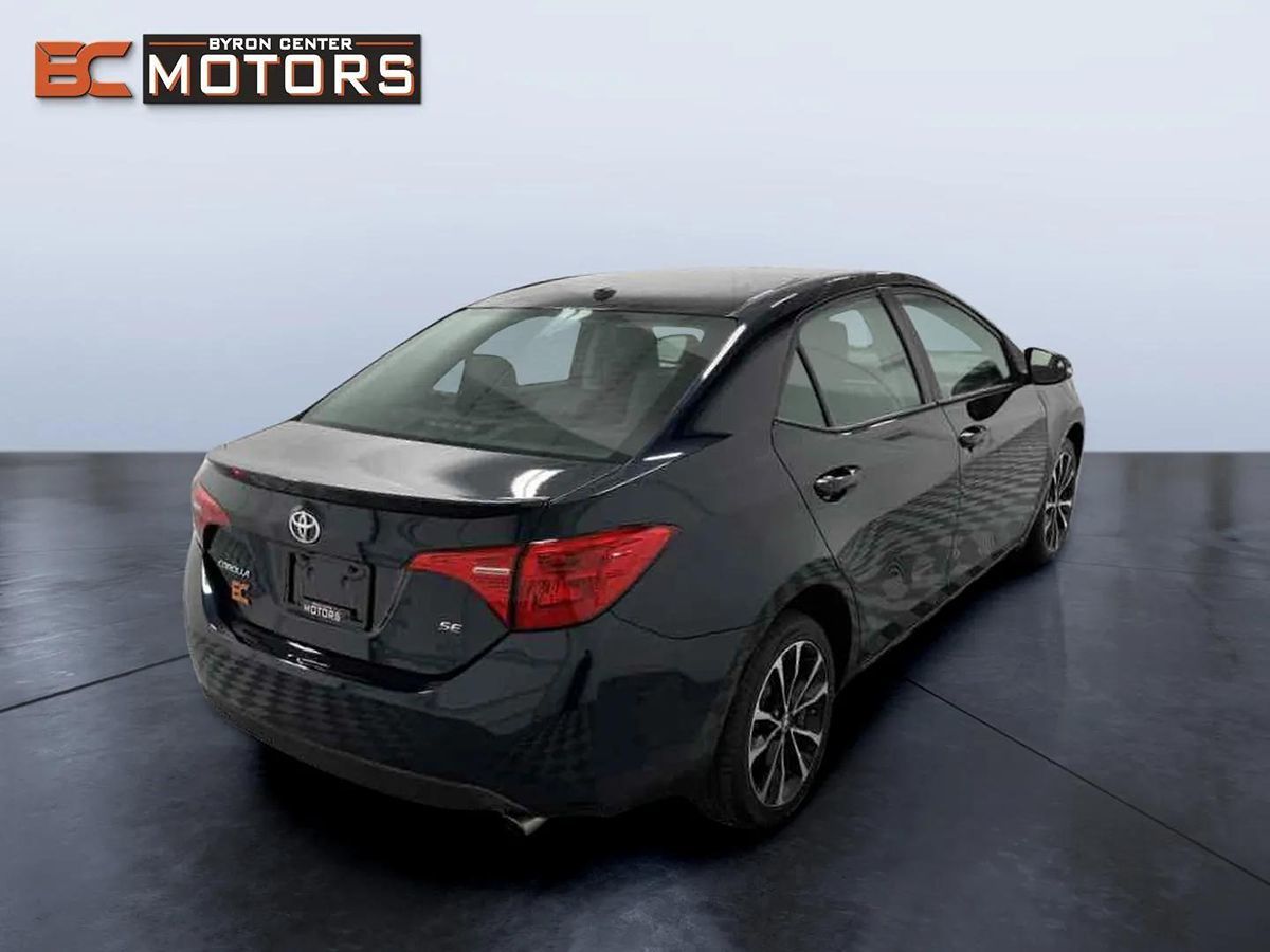2018 Toyota Corolla SE photo 6