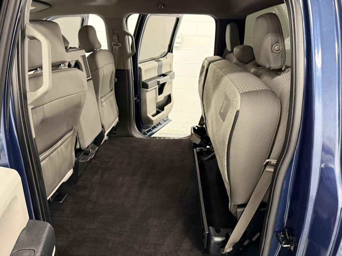 2015 Ford F-150 XLT photo 12
