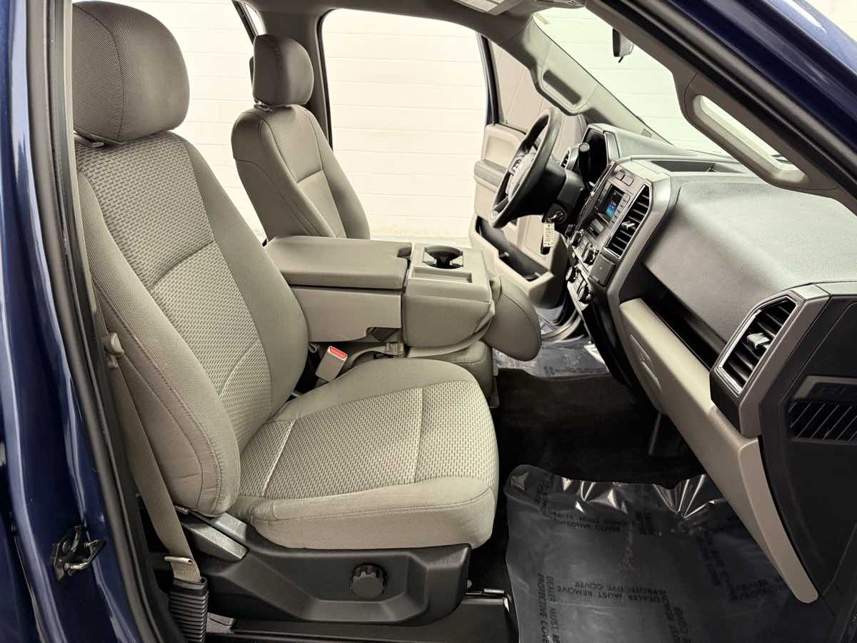 2015 Ford F-150 XLT photo 13
