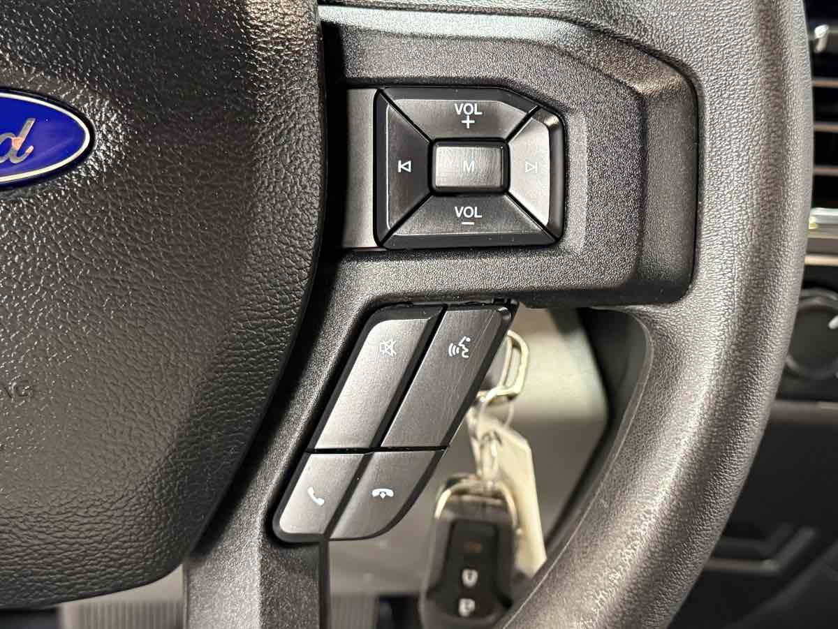 2015 Ford F-150 XLT photo 16