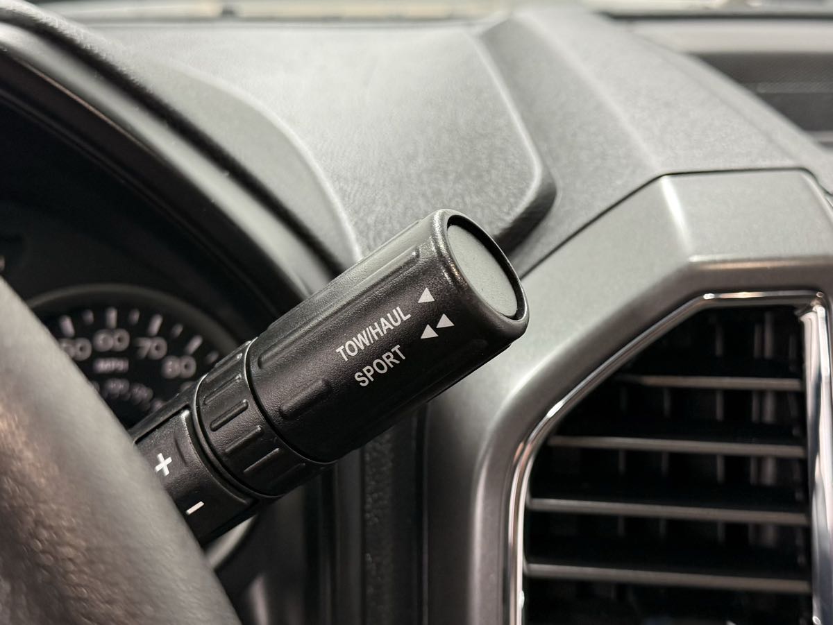 2015 Ford F-150 XLT photo 17