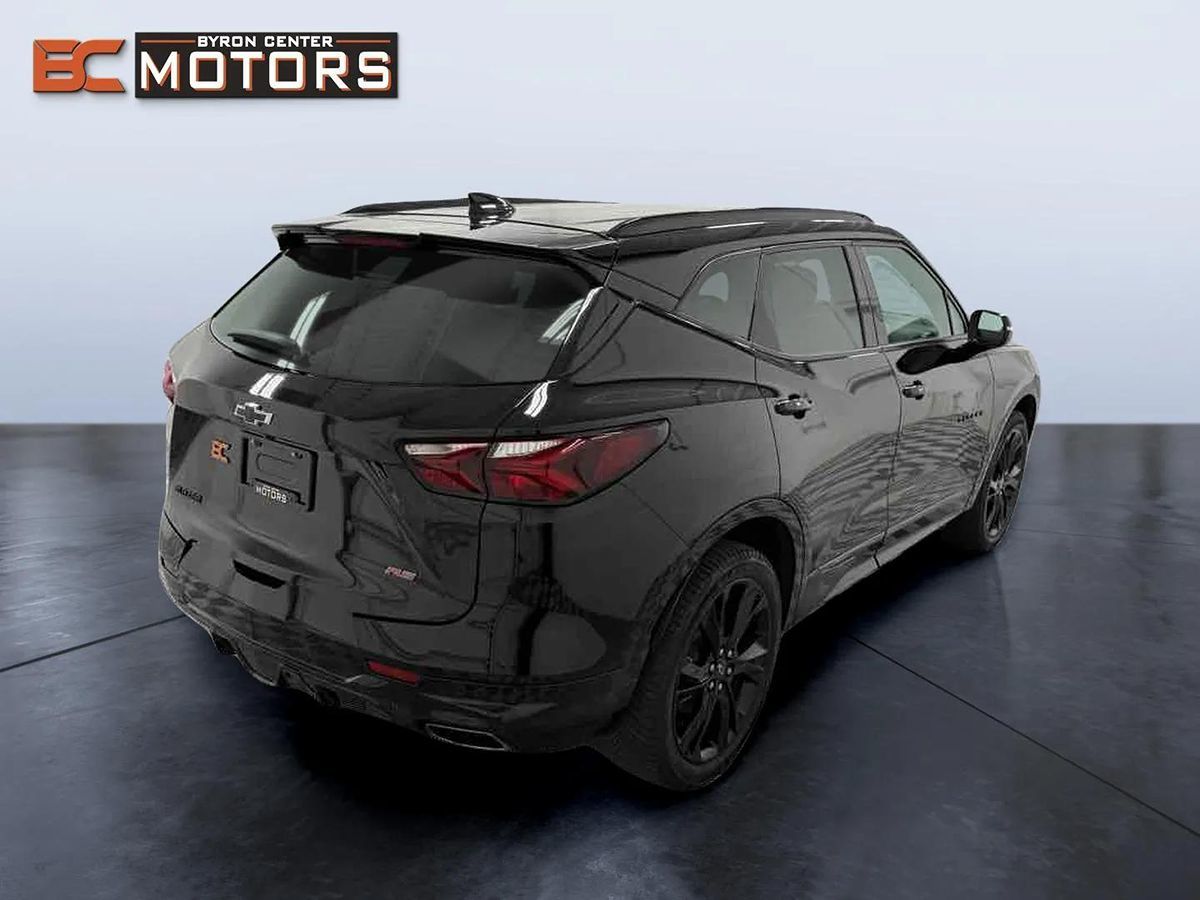 2022 Chevrolet Blazer RS photo 2