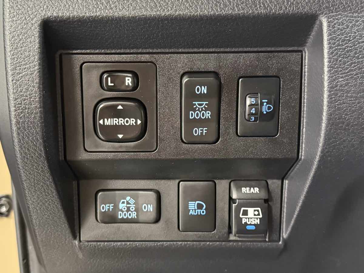 2018 Toyota Tundra SR5 TRD photo 18