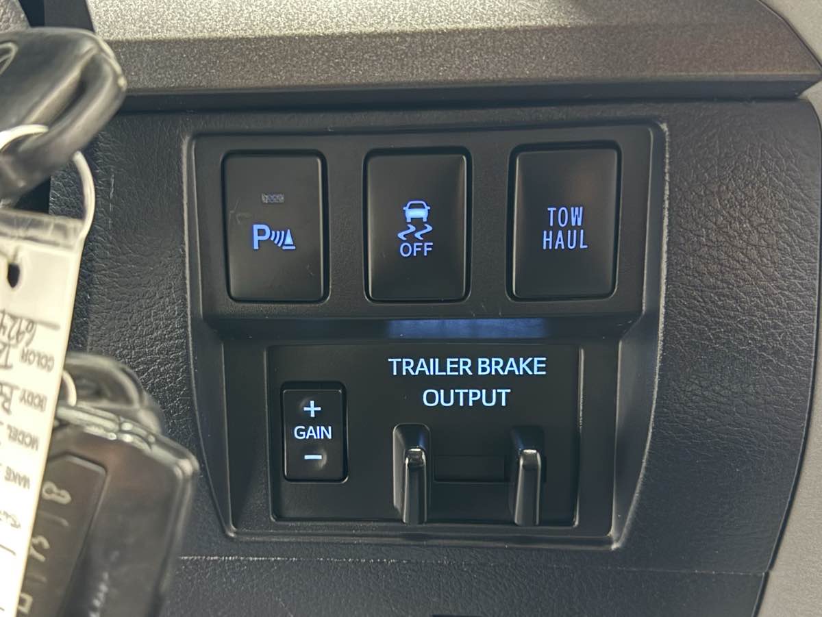 2018 Toyota Tundra SR5 TRD photo 19