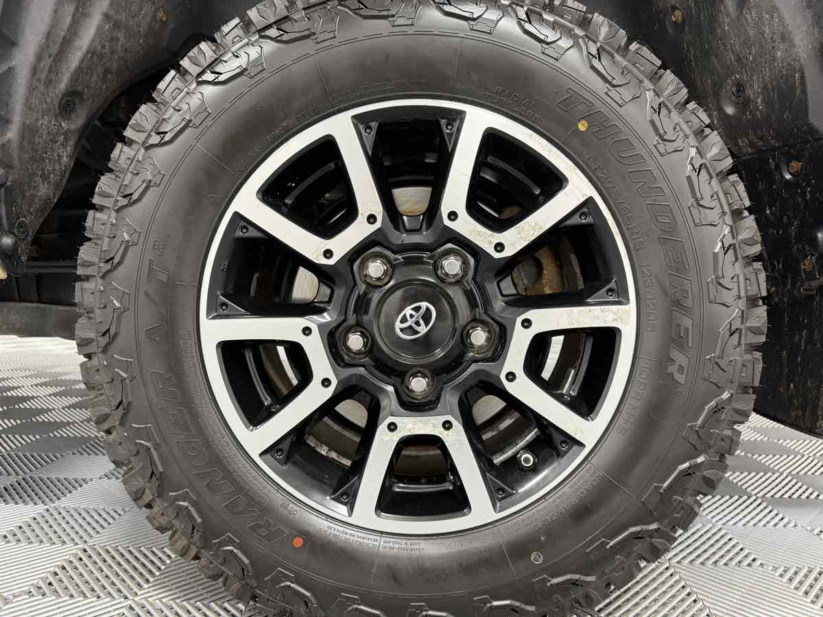 2018 Toyota Tundra SR5 TRD photo 26